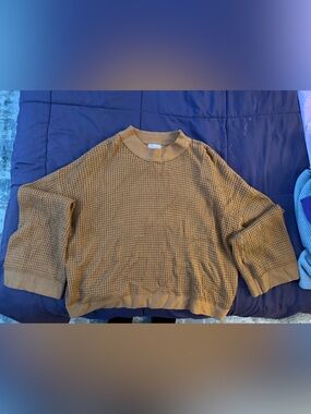 Women’s Lightweight Crewneck Sweater in Caramel Brown